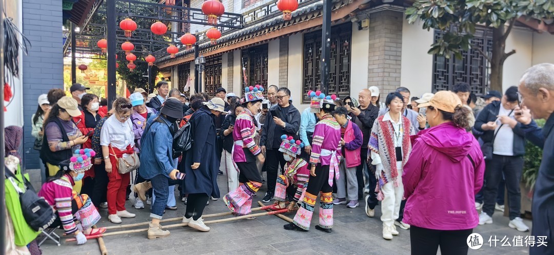 带上娃，来一场说走就走的旅行，去感受彩云之南的春天吧！！