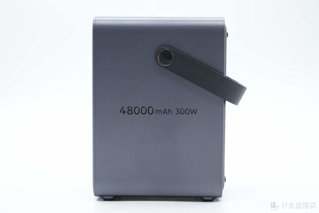 拆解报告：UGREEN绿联48000mAh 300W大功率快充移动电源PB770