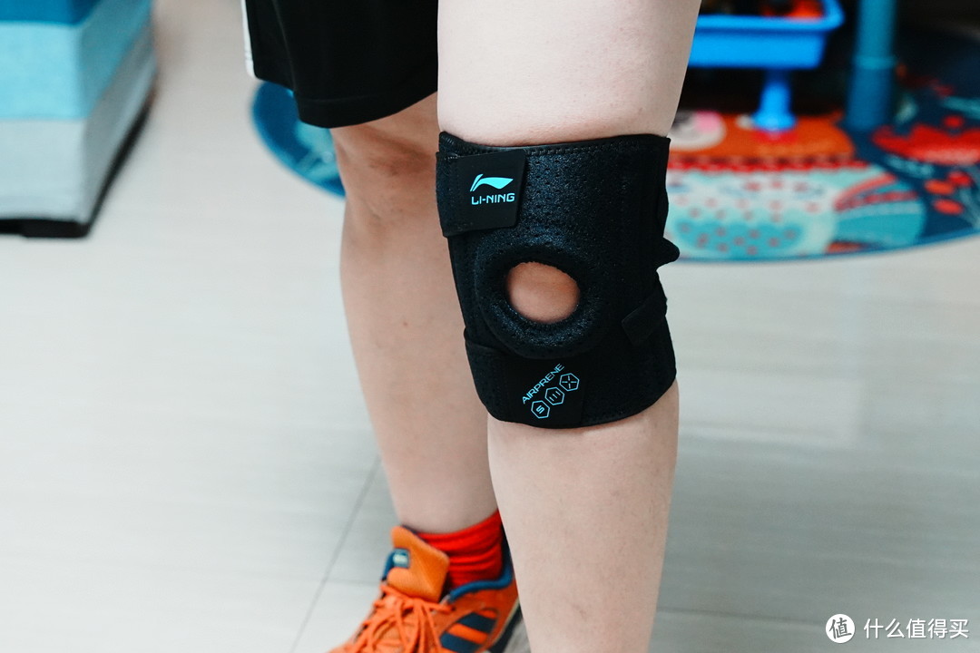 呵护膝盖、保护韧带，李宁半月板专业运动护膝开箱简评