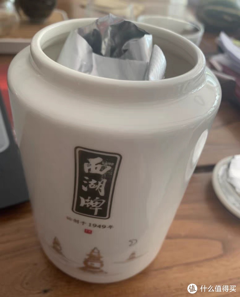 西湖牌龙井茶：明前特级壹号，品味千年的绿茶传奇