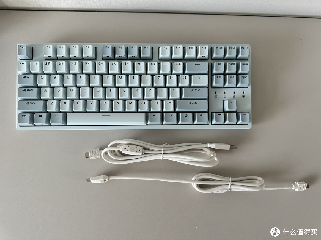 按键手感好 长时间打字也不累 细节满满的杜伽K320机械键盘