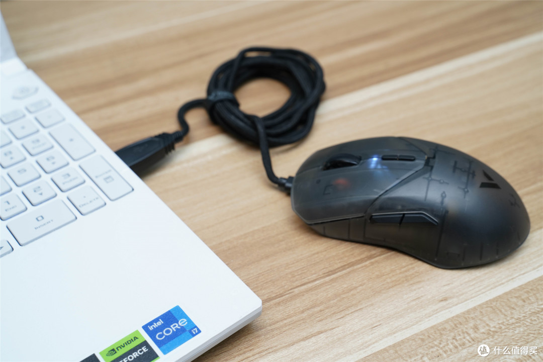 爱酱评测篇七十四ota无线8k以轻制快灵敏精准雷柏vt9air游戏鼠标评测