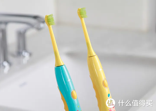 儿童使用电动牙刷的利与弊：三大弊病槽点科普