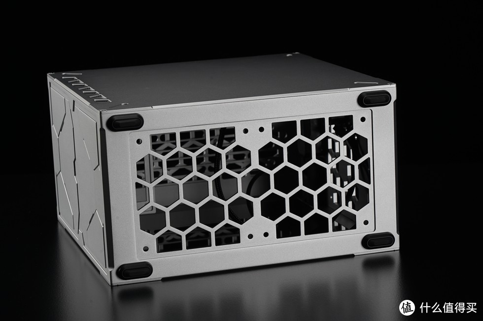 AboStudio ContainerM+ROG X670E-I+华硕 DUAL4070装机分享！