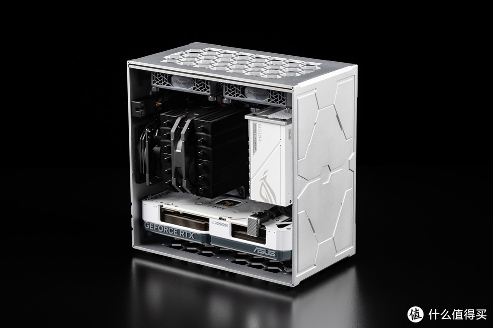 AboStudio ContainerM+ROG X670E-I+华硕 DUAL4070装机分享！