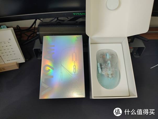 有线无线双8k，分辨率再高也适配，雷柏VT9 AIR透明版游戏鼠标