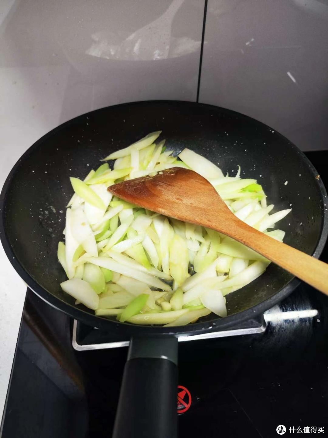 九阳平底煎锅测评：家庭烹饪神器