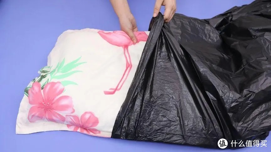 给枕头套个塑料袋，没想到作用这么大，每个家庭都需要，太实用了