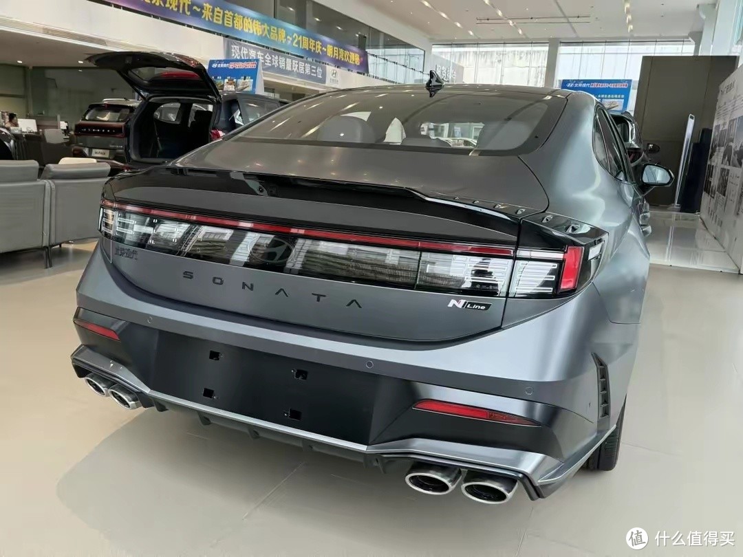 北京现代第十一代索纳塔到店实拍，为什么更推荐1.5T中低配车型？