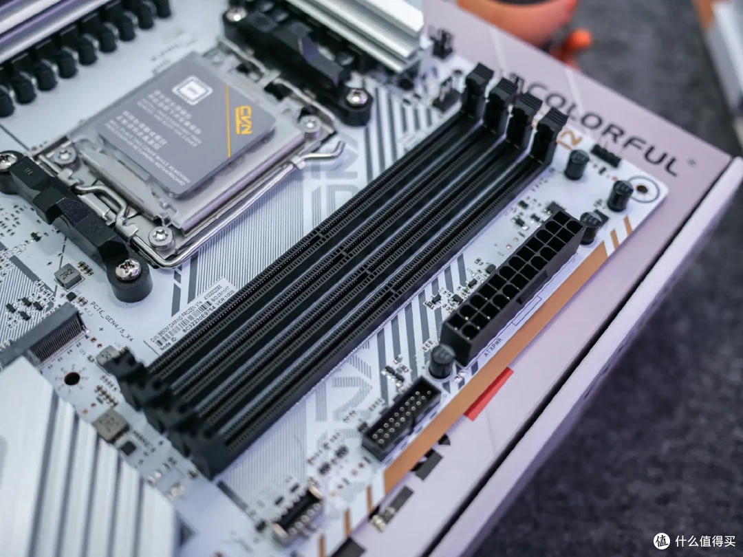 要的就是性价比七彩虹b6507500frx6750gre高颜值战未来装机方案