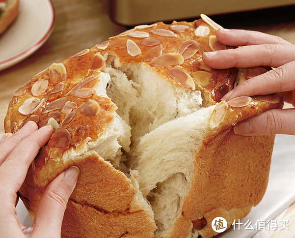 告别手忙脚乱，面包机让你轻松做早餐