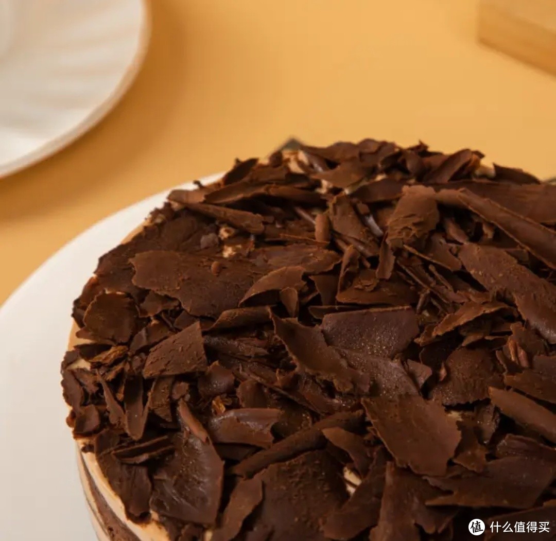 鲜京采黑巧酪酪巧克力蛋糕：春日冰淇淋风味，尽享下午茶的甜蜜时光