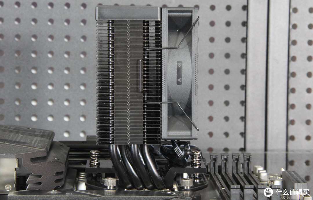 超频三推出新款塔式CPU散热器红海H4，4热管+黑化顶盖，69元