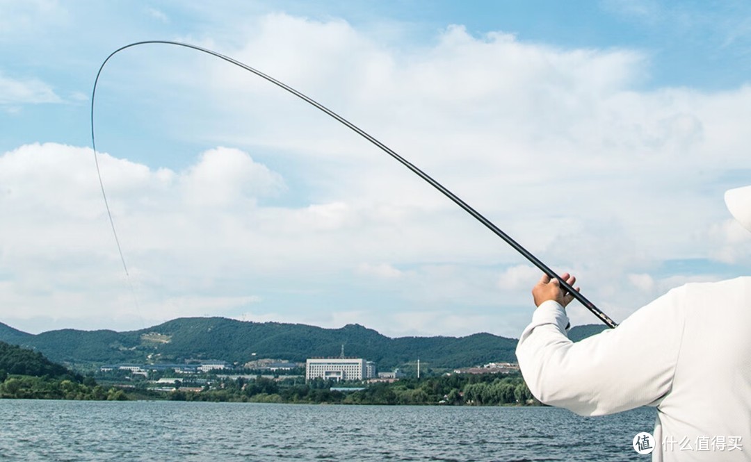 探索钓鱼世界：选择合适的钓鱼竿，感受自然之美"