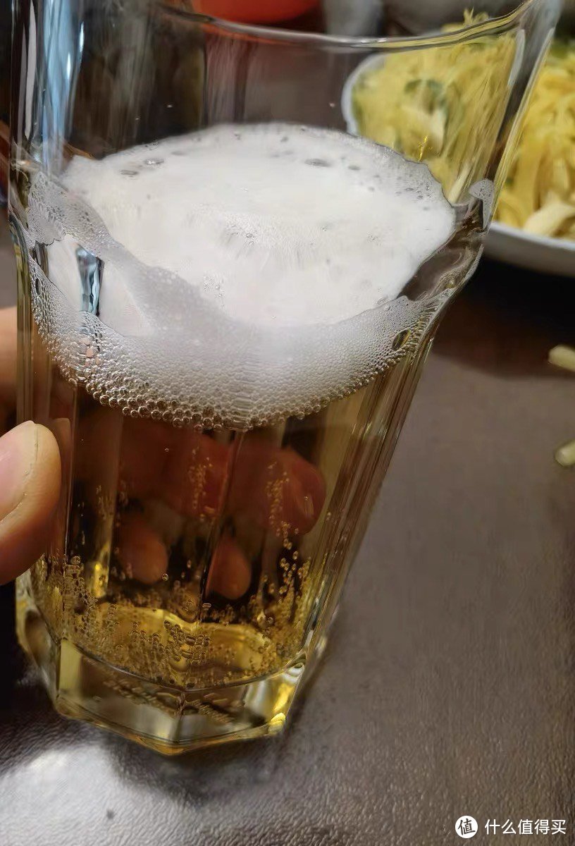 青岛啤酒小棕金：品味非凡，畅饮畅享