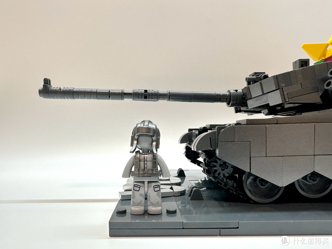 酷炫又好玩！小鲁班重型主战坦克模型，拼出孩子想象力