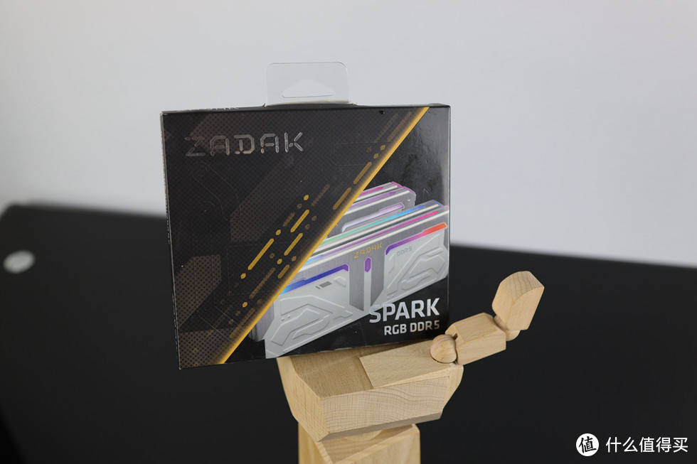 宇瞻的　ZADRAK　SPARK　DDR5-6000套条