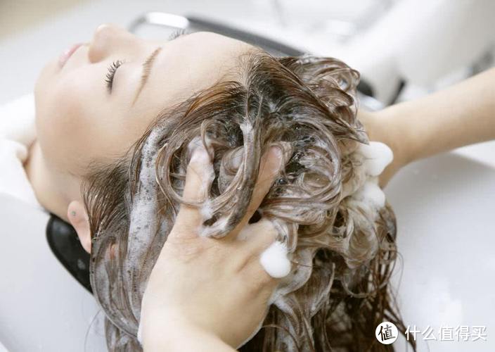 头皮屑多日常护理该怎么做？警惕12大头发养护陷阱害处！