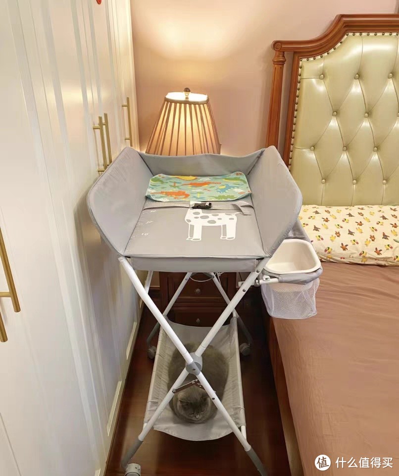 Ameito尿布台婴儿护理台宝宝换尿布台多功能可折叠床按摩抚触洗澡