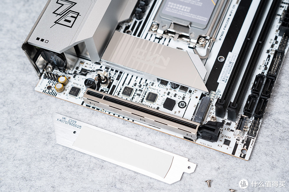 风冷小钢胖torrentnano七彩虹cvnb760i影驰20周年4070纪念版装机展示