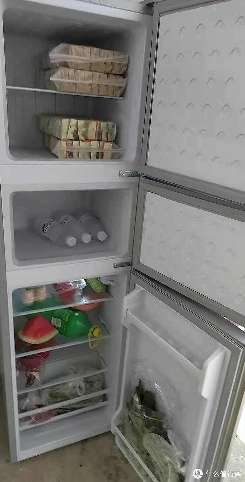 ￼￼创维 (SKYWORTH）210升小冰箱 三门家用小型电冰箱 三门三温区中门软冷冻 保鲜省电低音P21TJ￼￼