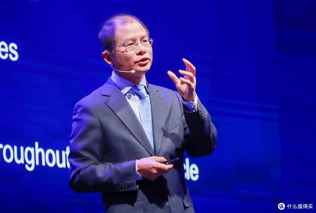 华为轮值董事长:mate70有望运行"纯血鸿蒙"!