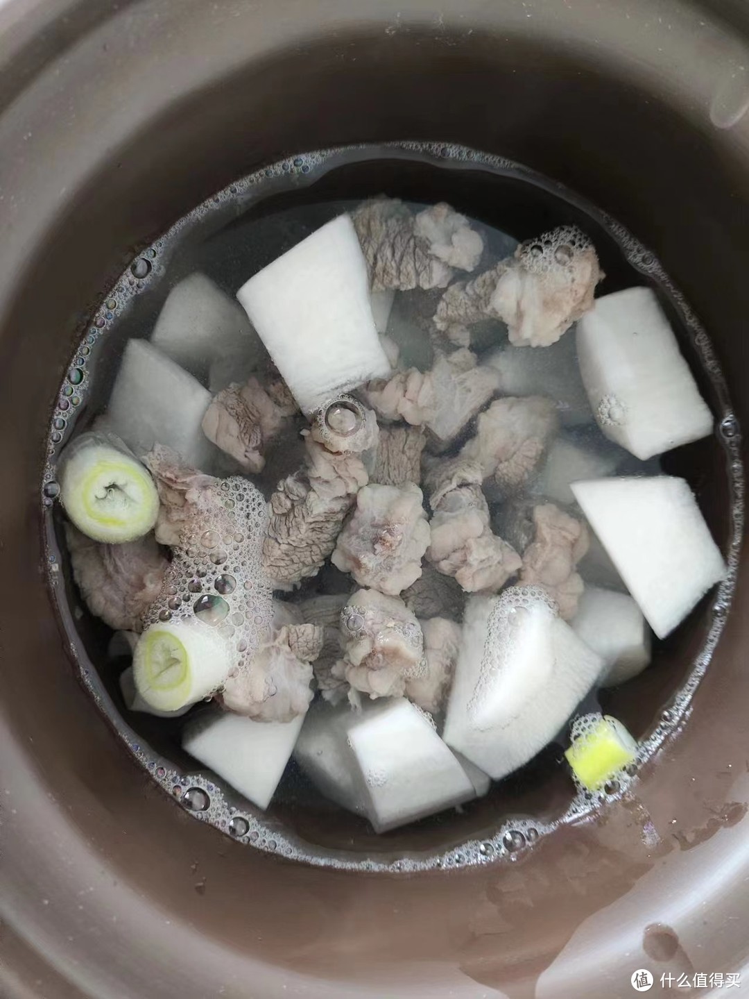 美的紫陶电炖锅：营养美味,一键搞定