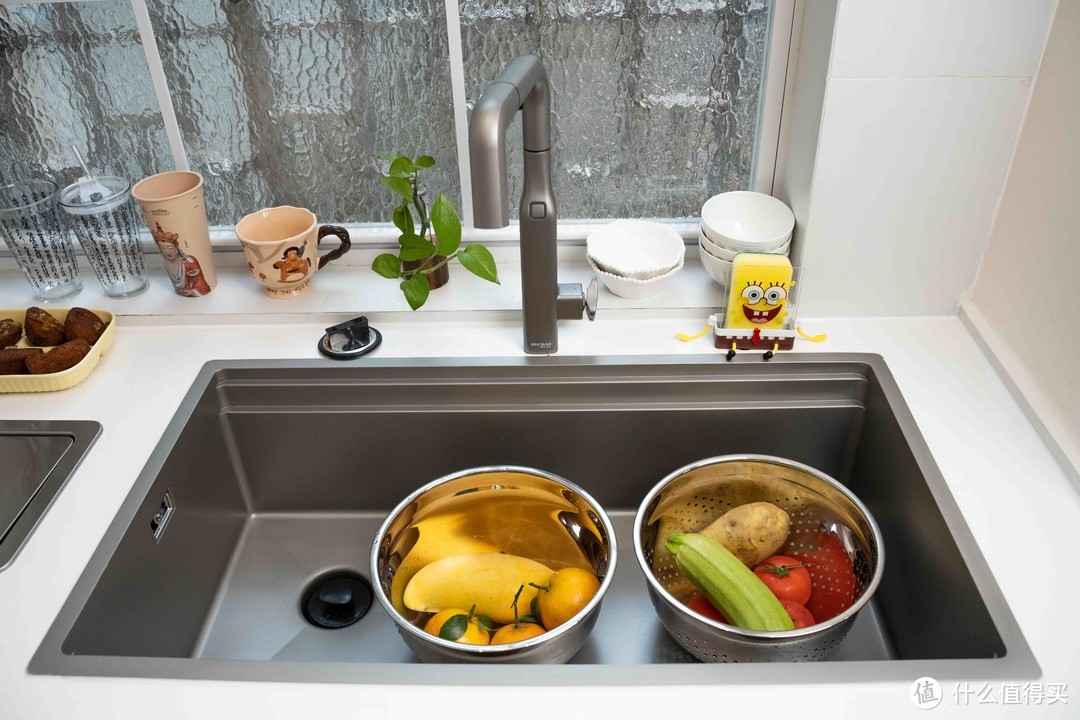 创享快乐厨房体验 贝克巴斯SINK FUSION系列：垃圾处理器、超级感应龙头、无缝一体式水槽科技联动