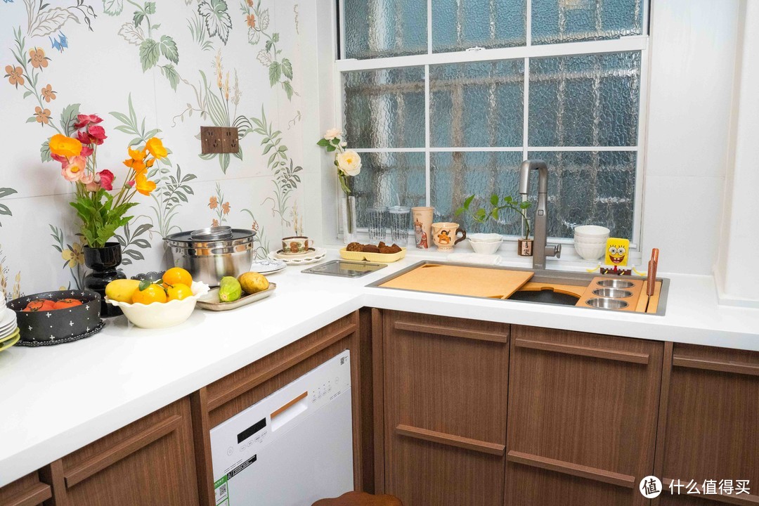 创享快乐厨房体验 贝克巴斯SINK FUSION系列：垃圾处理器、超级感应龙头、无缝一体式水槽科技联动