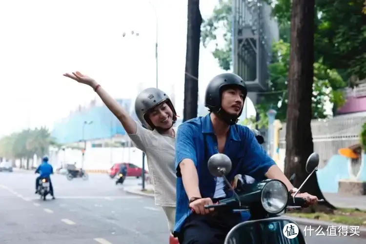 影片《再爱一次》：越南票房冠军，浮夸到惊艳的商业爱情喜剧