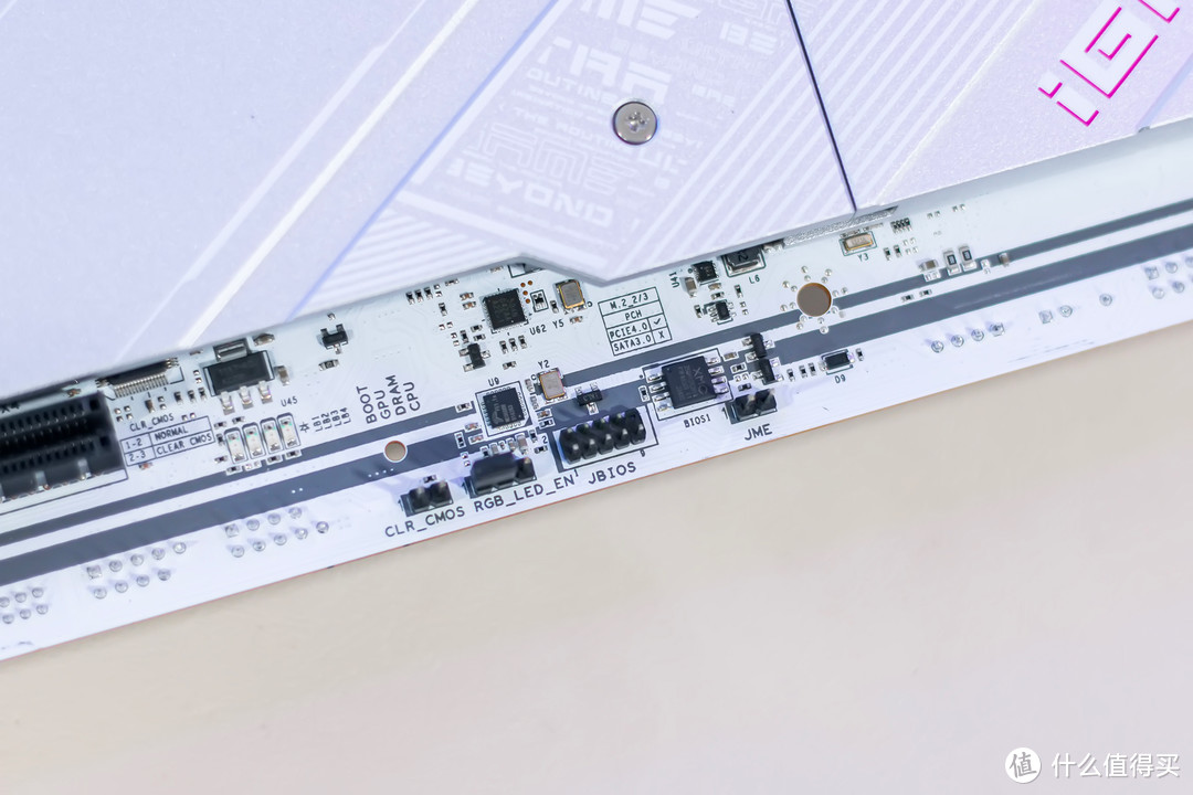 七彩虹iGame B760M ULTRA Z主板装机评测，追求简洁纯粹，从背插开始