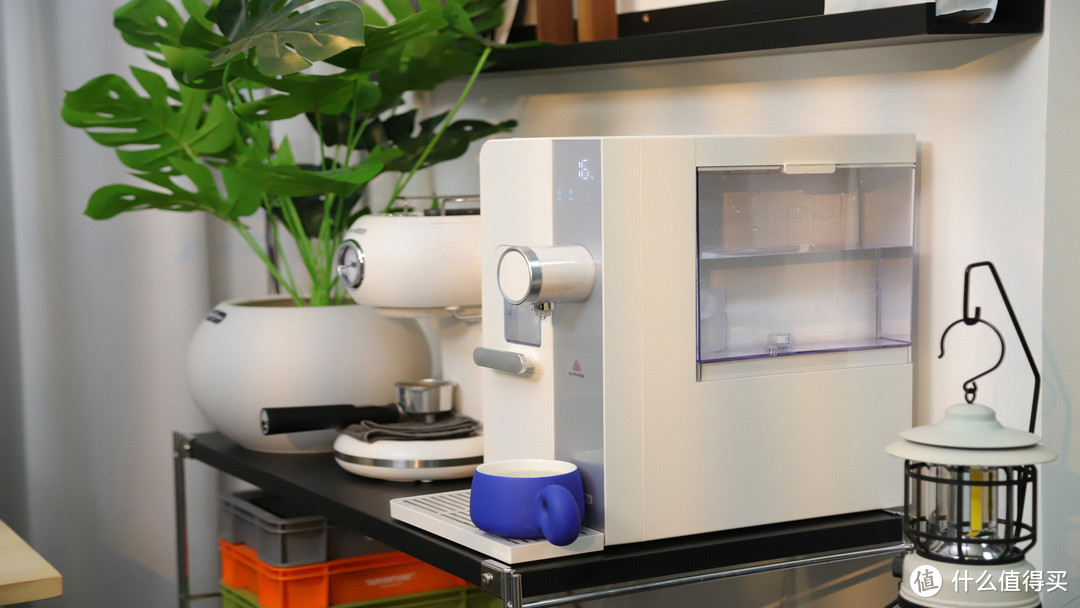 夏日必备神器：宜米西塔制冰饮水机，制冰制热一键搞定！
