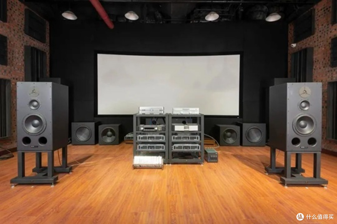 德国acousence的音乐服务器mu-se搭配解码器dac-pre,前级功放是mark