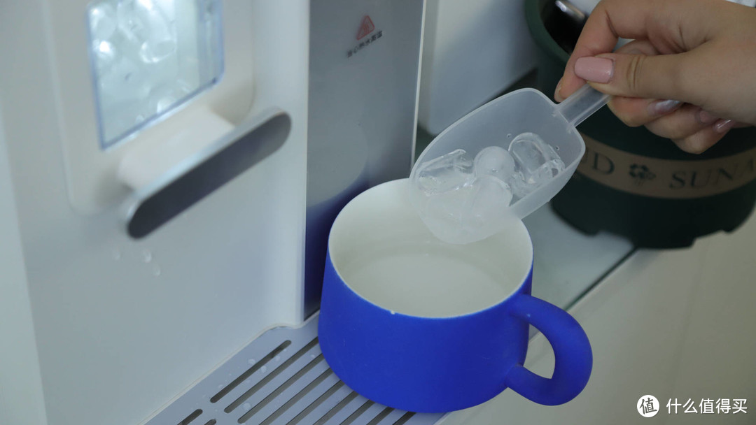 买一台宜米西塔制冰饮水机给家人，全家实现制冰饮水自由
