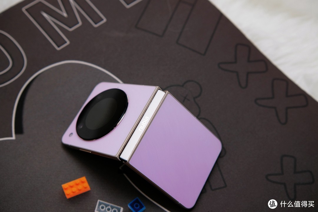 妹妹说紫色很有韵味——优雅迷人的努比亚Flip折叠手机