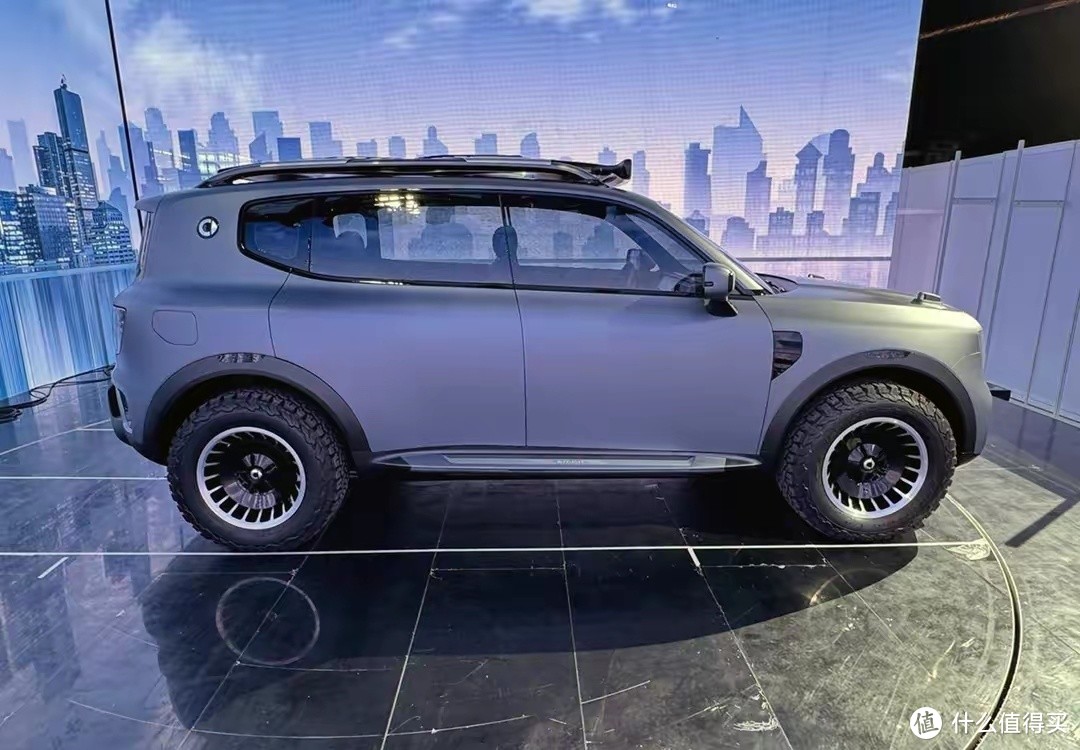 新款smart SUV实车亮相，全新设计风格，2+2座椅，续航700km