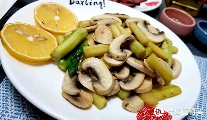 腻了！别慌，今天分享芦笋炒口蘑健康素菜，简单又好吃