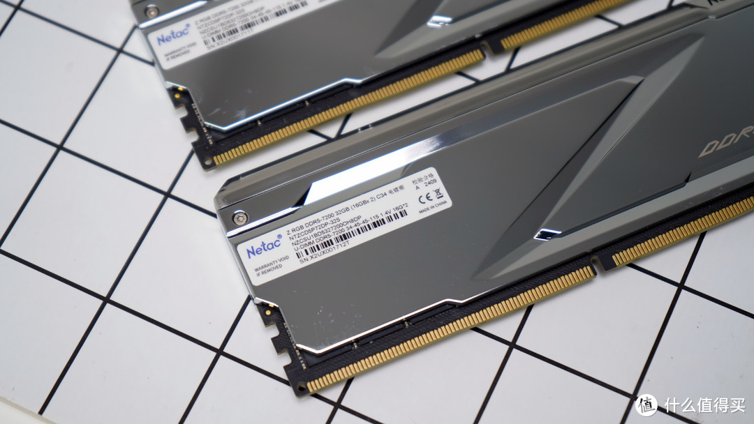 朗科 DDR5-7200MHz内存条：突破8000MHz超频，搭建14代酷睿平台的绝佳选择