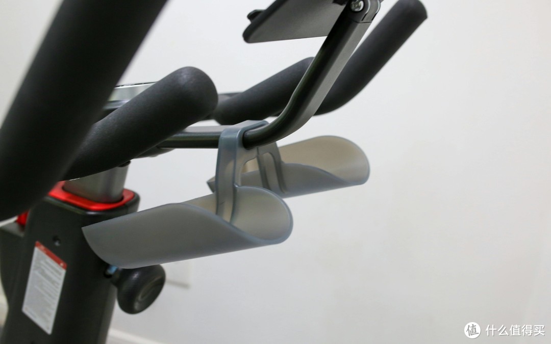 骑上野小兽V5 动感单车，开启家庭健身的全新可能：燃脂从未如此简单，高效又舒适的在家健身选择