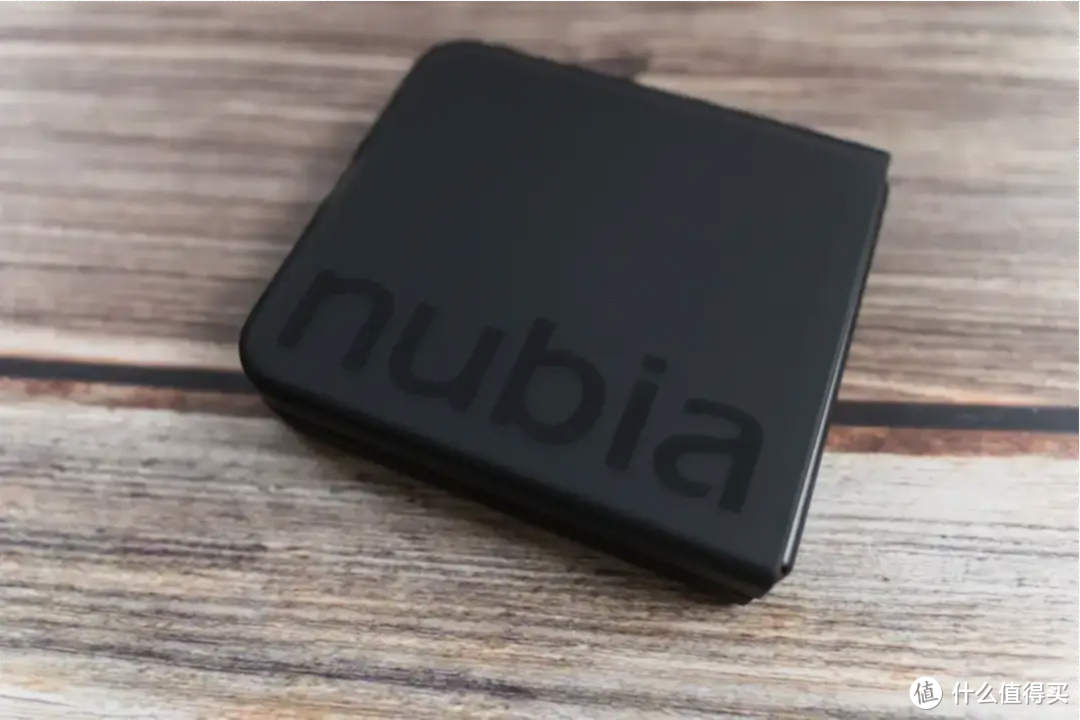 「国民月光宝盒」Nubia Flip 5G 体验报告
