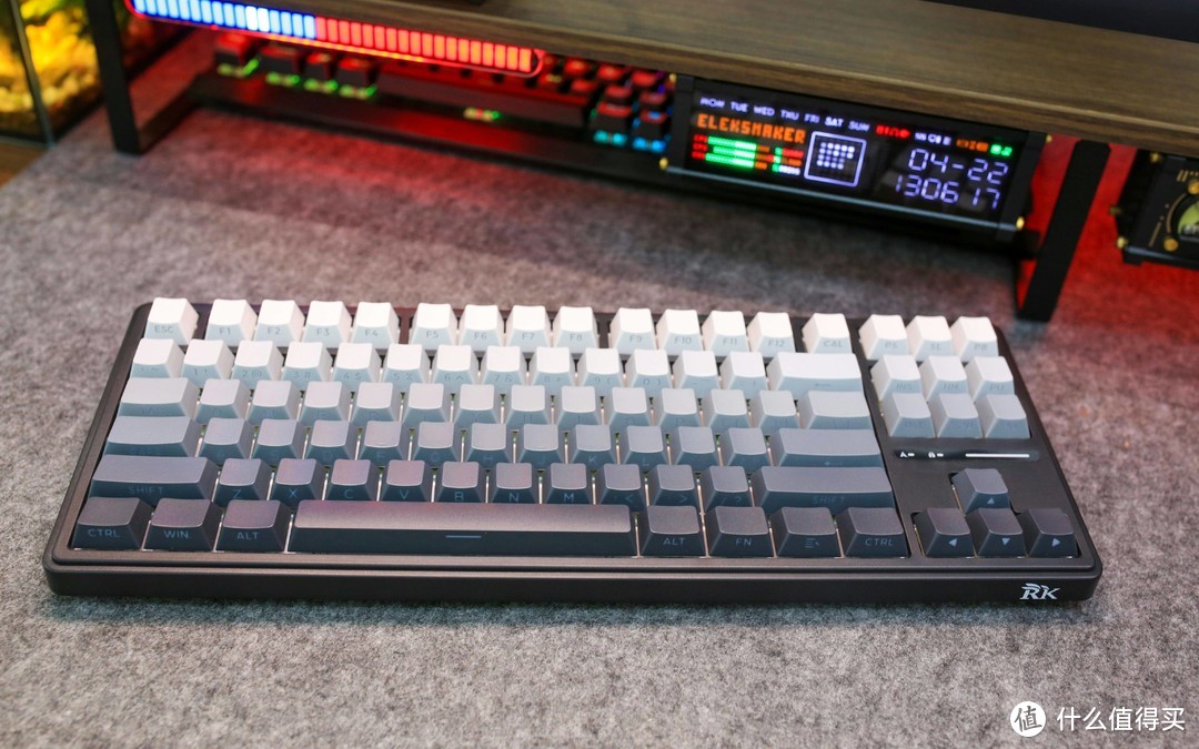 玩转色彩，触感升级：探索 RK 机械键盘的个性化魅力和 RGB 灯光效果