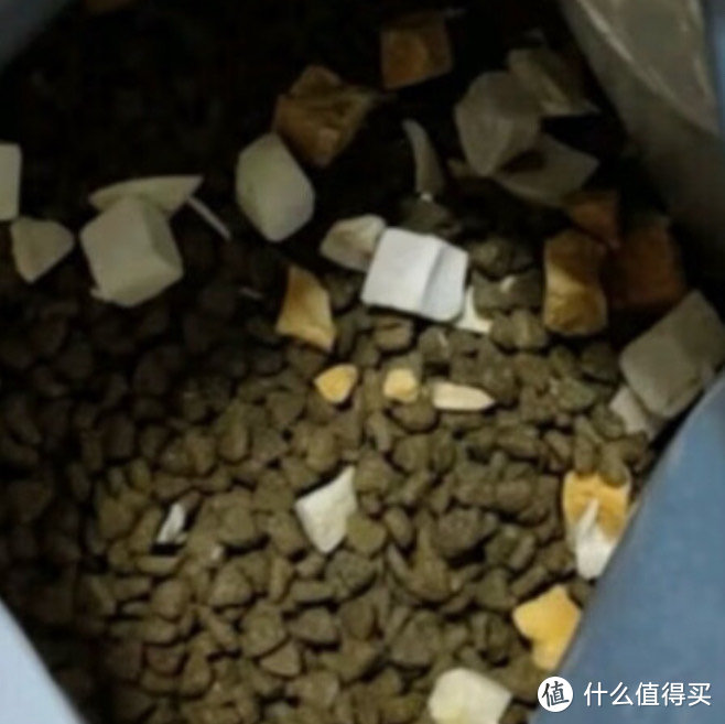 京东京造猫粮，家里小虎爱吃银l健康。