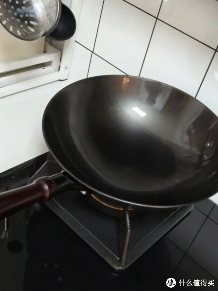 铁锅：家庭烹饪的得力助手