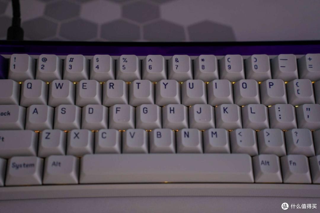 电竞狂潮】小蜜蜂MelGeek Made68磁轴键盘电竞玩家的极致选择！_无线