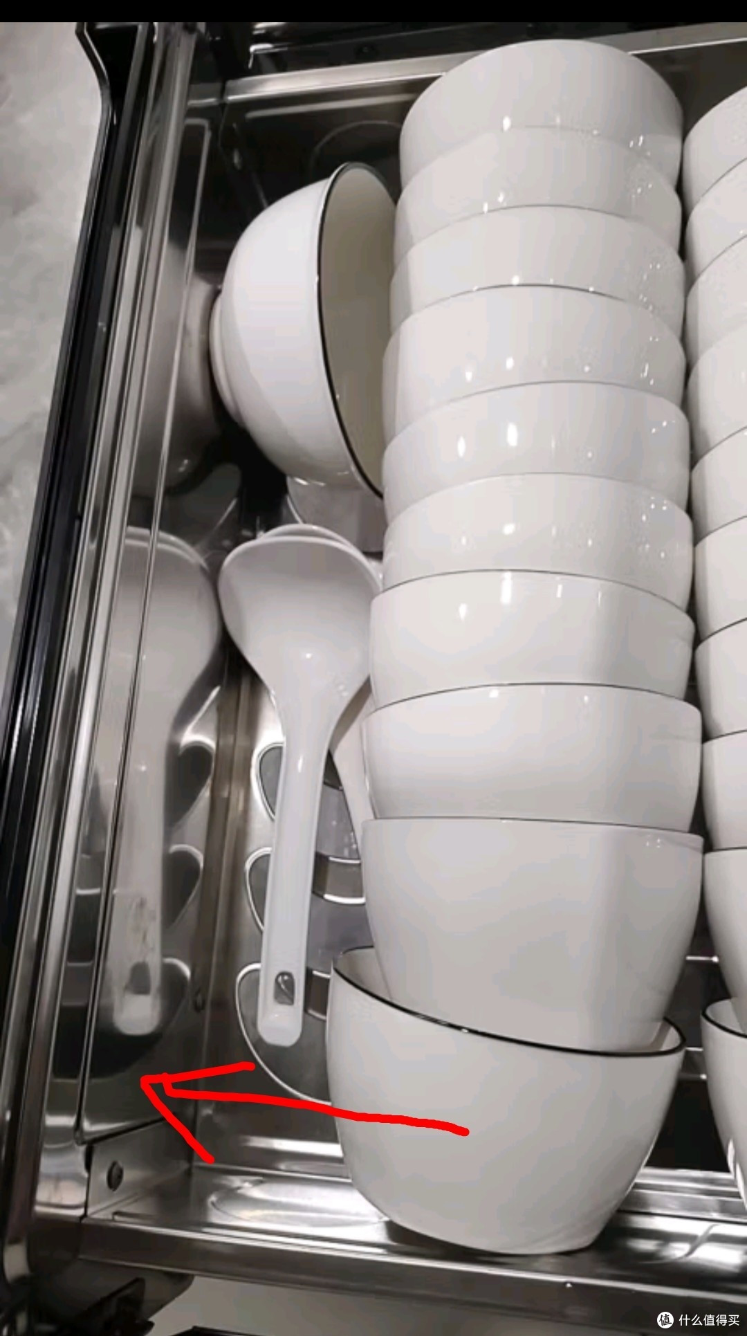 荣事达消毒柜虽说不是传统厨电品牌，但是确实符合我的要求，值得推荐。