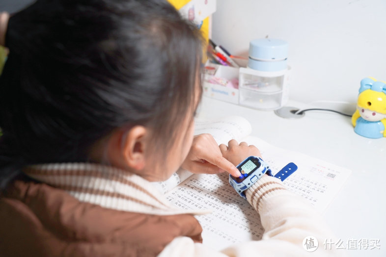 AI智脑守护 | 陪伴孩子学习成长，让家长更放心的选择！——360儿童电话手表11X AI版