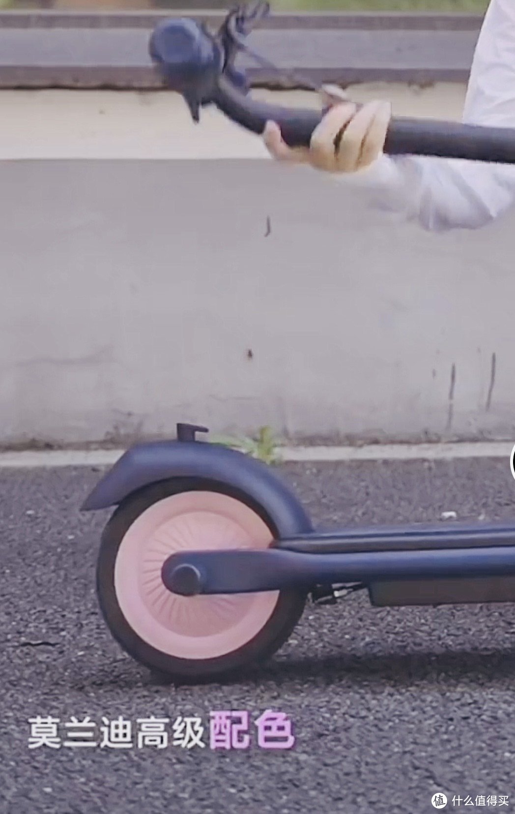 9 号电动滑板车让你在城市的大街小巷也能感受“速度与激情”🛴🛴🛴
