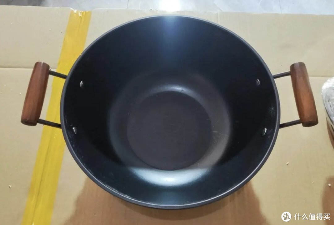 铁锅怎么选？铁锅通常用哪种铁制成？