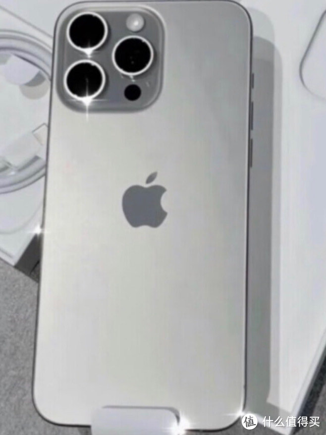 iPhone 15 Pro Max评测：512GB大容量，原色钛金属惊艳登场！
