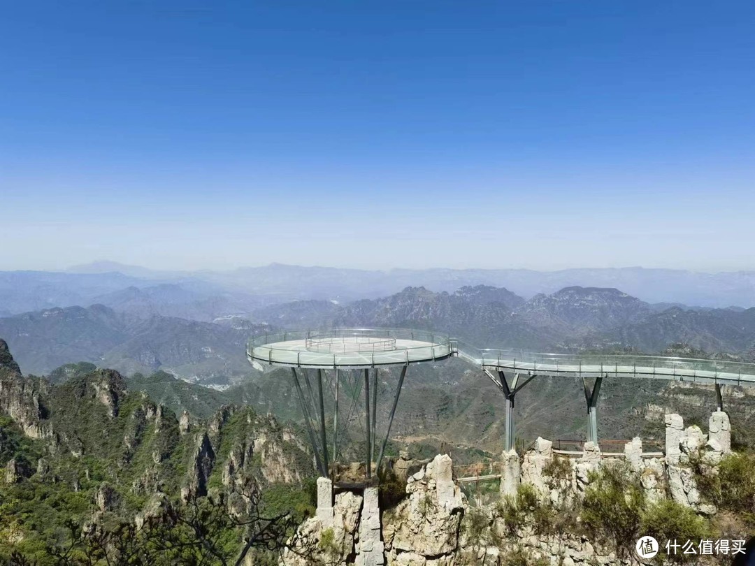 登山快乐，但是登山爱好者需要准备哪些装备呢？